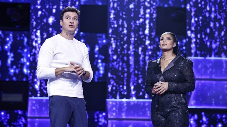 Nesta primeira fase, nove competidores vão se apresentar em busca de uma vaga na grande final. Entre eles, estão: Jullyana Netto, Helleno, Ju Rosario, Cris Lourenzo, Raphael Viana, Mafê Peccin, Karol Carvalho, Ricardinho Martiliano e Marcela Martins. Quem será que vai avançar nessa disputa emocionante?