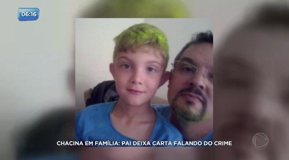 Sidnei
Ramis de Araújo, de 46 anos, era o atirador. Ele matou todas as pessoas e
depois tirou a própria vida