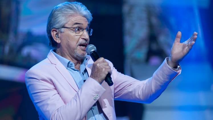 O aposentado Marco Antônio Lara apostou em todo o romance de Os Amantes, sucesso de Luiz Ayrão, eternizado na voz de Daniel. Infelizmente, o competidor não conseguiu se classificar

