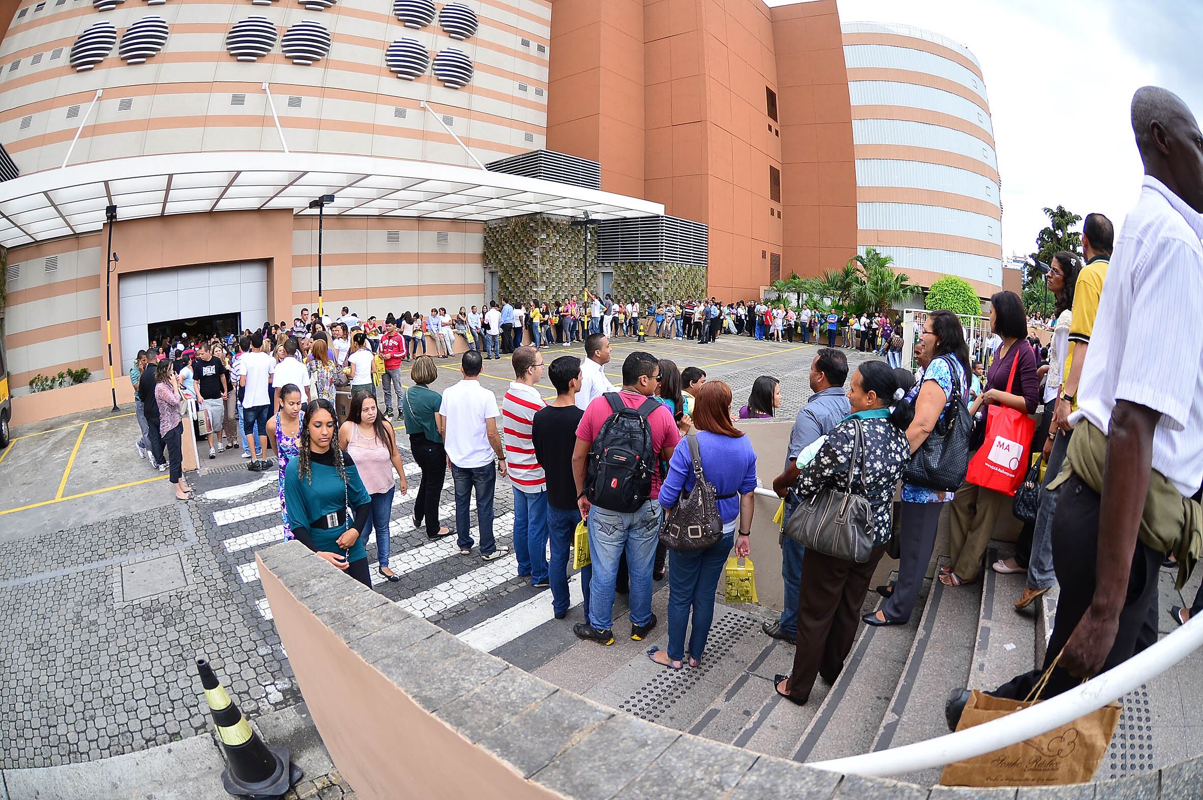 Em Curitiba, foram 12,1 mil exemplares. Só no Paraná, as vendas totalizaram 20,6 mil unidades na capital, em Maringá e Londrina, em setembro