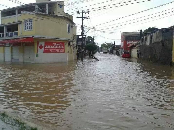 Santos morava na rua Amazonas, no bairro Moquetá, que ficou completamente alagada com a chuva de quarta