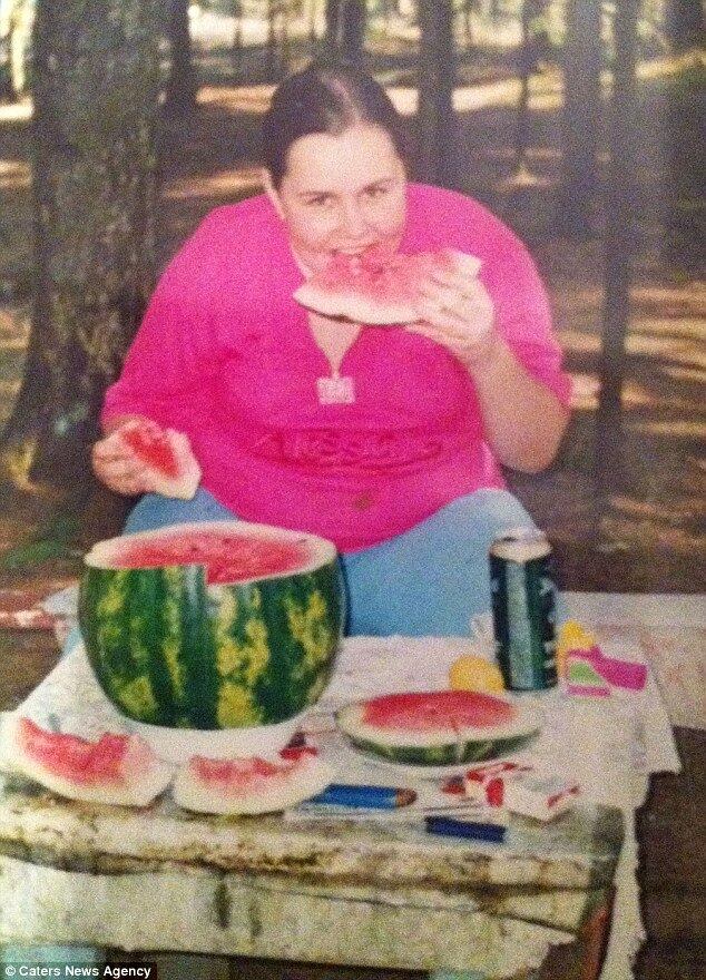 Tanya Rybakova, de
25 anos, nasceu em São Petersburgo, na Rússia, e sofria bullying na escola por
causa de seu peso.
— Eu não tinha
amigos. Sempre voltava para casa chorando por causa das ofensas que recebia
R7 Dieta ajuda você a perder peso aliando exercícios e boa alimentação