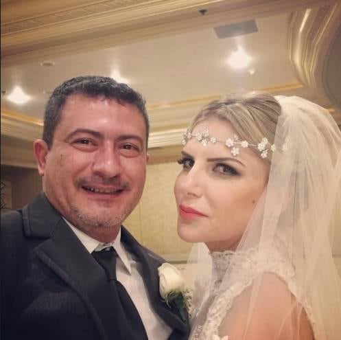 Tom Veiga, o Louro José, renova votos de casamento em Las Vegas