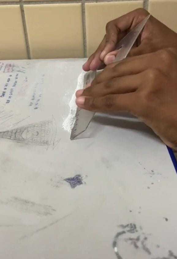 Vídeos incentivam o uso de drogas