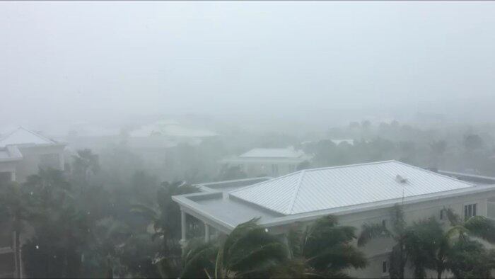 Quando são consideradas todas as regiões do oceano Atlântico, o Irma empata em segundo lugar com o furacão do Dia do Trabalho (1935), o Gilbert (1988) e o Wilma (2005). Somente o furacão Allen teve velocidade maior dos ventos, com 305 km/h