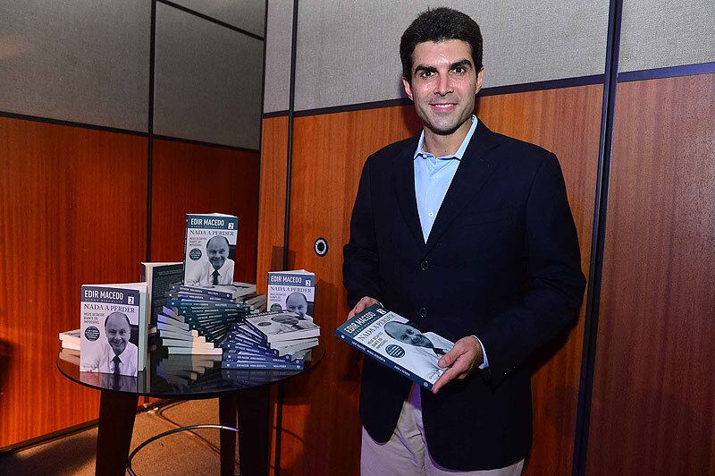 Helder Barbalho, vice-presidente do PMDB-PA e presidente da Federação dos Municípios do Pará, prestigiou o evento em Belém