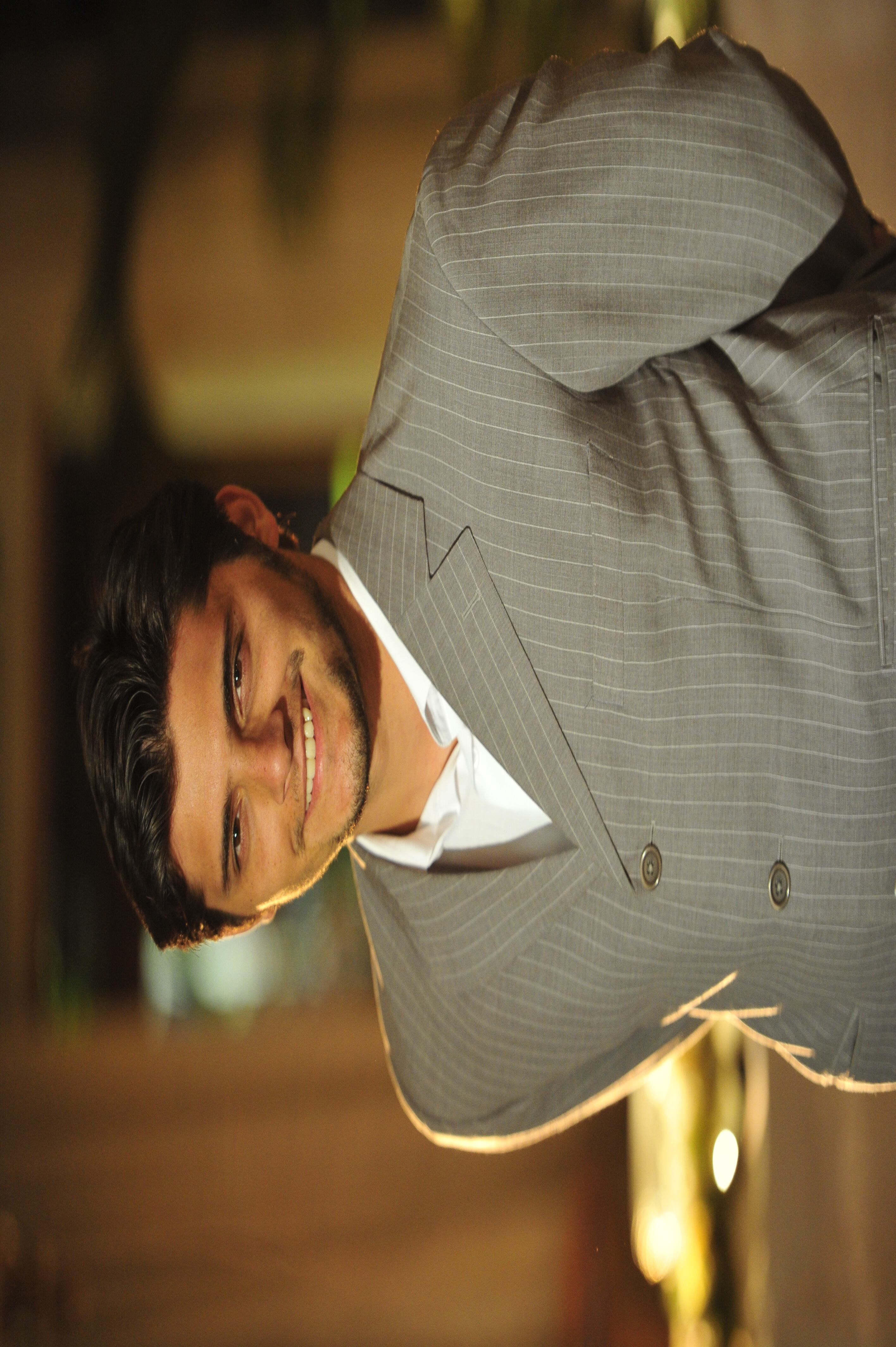 Bruno Gissoni faz a alegria das enfermeiras de hospital do Rio