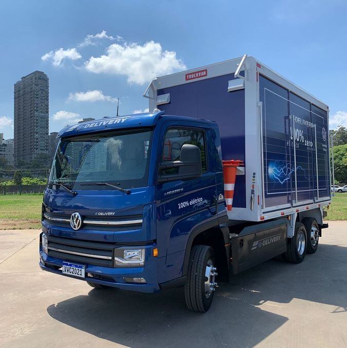 Não há relação simulada de troca de marchas e o e-Delivery acelera liberando a potência de forma progressiva