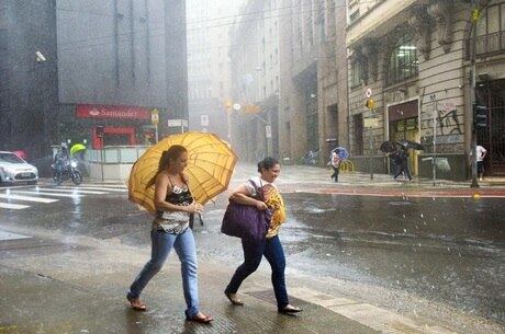 Na quinta-feira (27), choveu forte na capital paulista