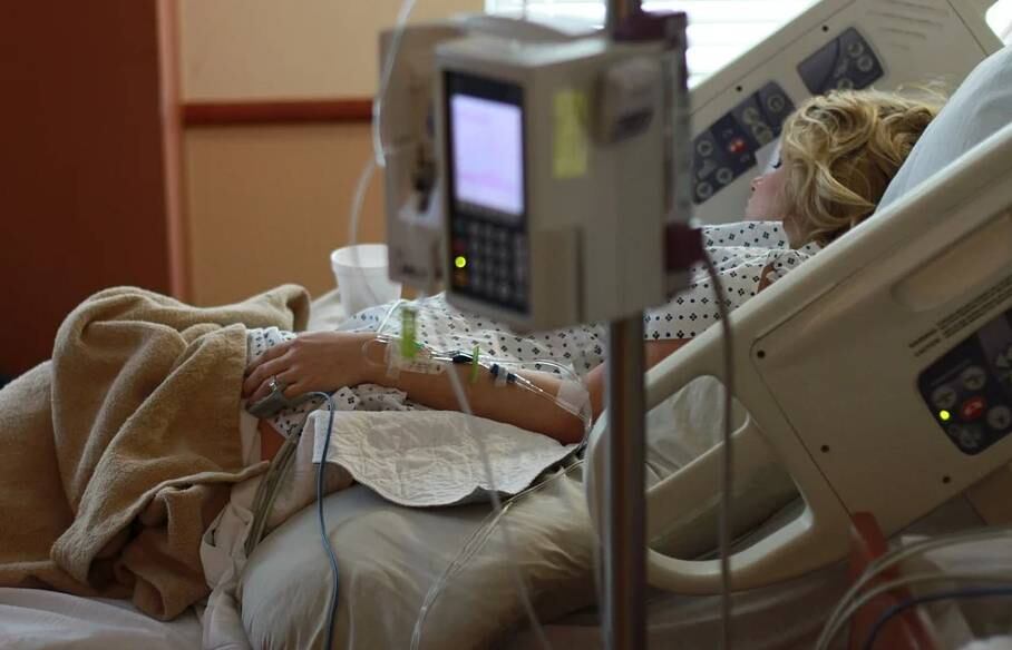 Nos hospitais particulares, a ocupação dos leitos de UTI é de 83%