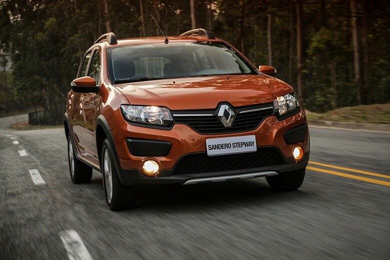 8º) Renault Sandero/Stepway — 69.834 unidades
Veja mais:
Caçador de carros raros encontra tesouro abandonado em chácara de São Paulo
Adeus, vendedores: veja a máquina de vender carros
Os 25 carros de luxo mais vendidos no Brasil em 2015