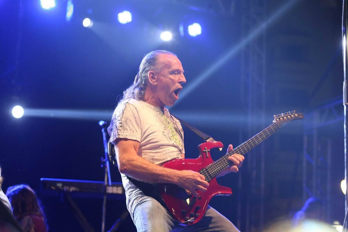 O cantor, gaitista, tecladista e guitarrista norte-americano, Mark Farner, do grupo Grand Funk Railroad no palco São João