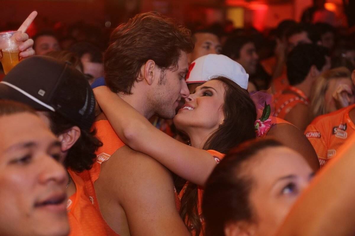 O casal não se desgrudou
