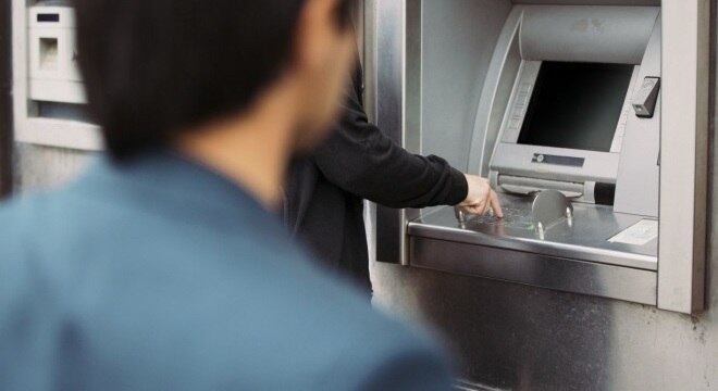 Fique atento às pessoas ao seu redor