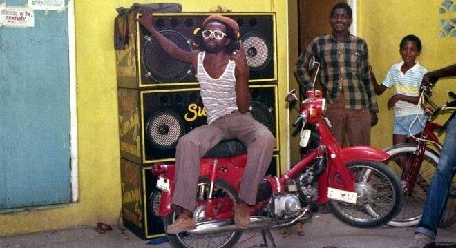Frente do Jammy Studio, em Kingston, na Jamaica, em 1985