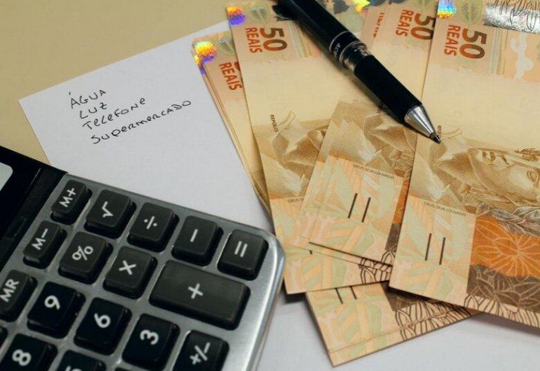 Desde 2012 a classe C é a que tem o maior percentual de consumidores que não conseguem pagar suas contas