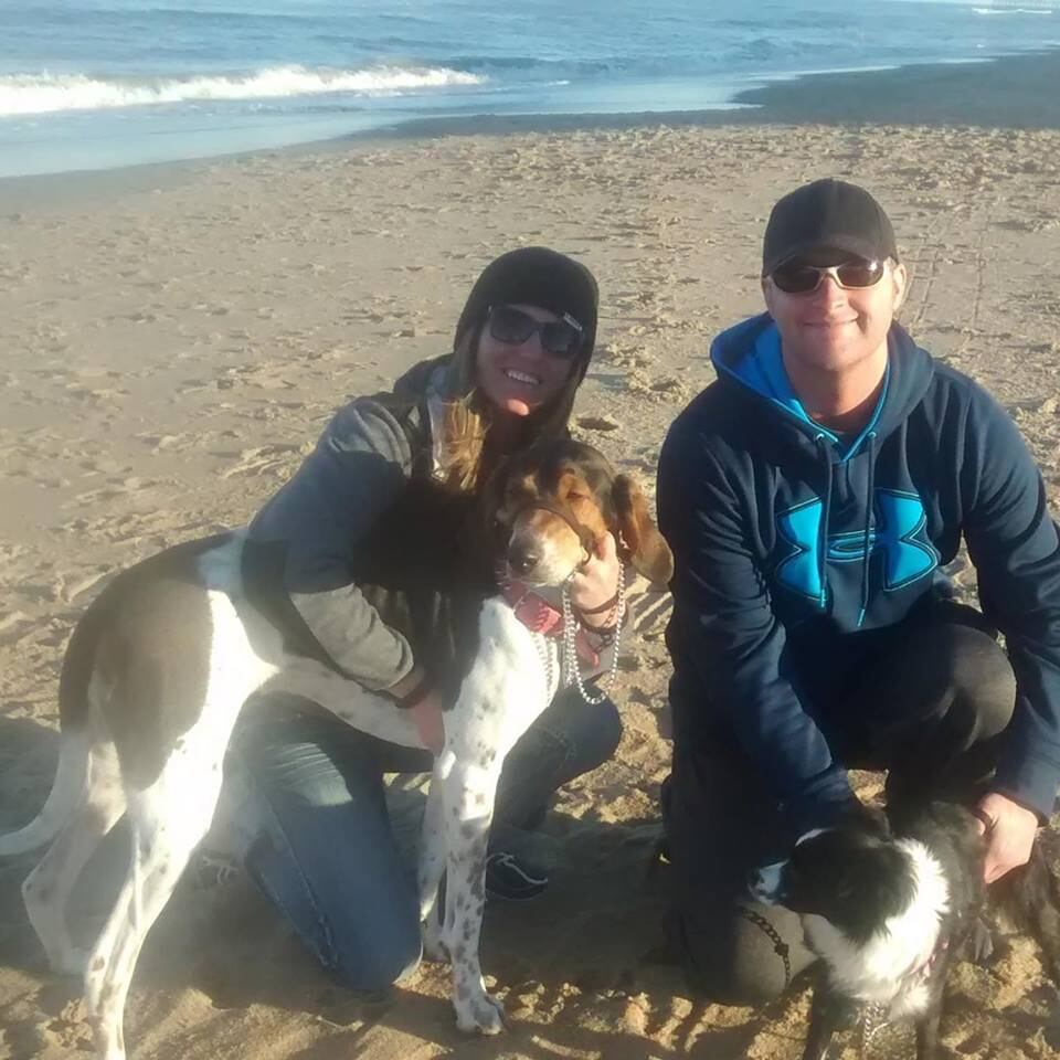 O momento é de muita felicidade para o casal, mas a condição de que Kristen sofre continua a afetá-la em seu dia a dia. "Fazer sexo muitas vezes é doloroso e minha autoconfiança é seriamente afetada", conta. "Mas eu e meu marido fazemos piadas sobre isso o tempo todo"