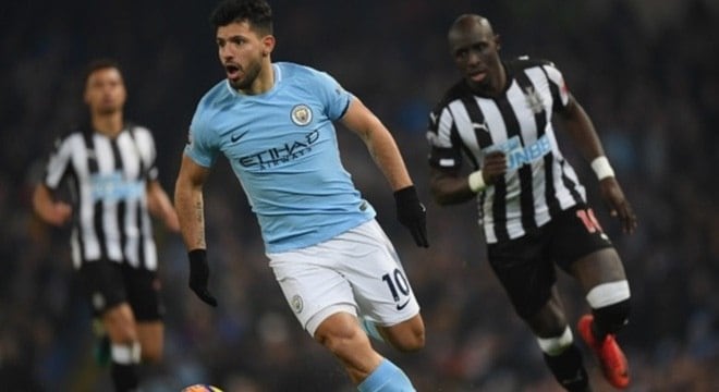 Atacante Sérgio Agüero no Manchester City, da Inglaterra