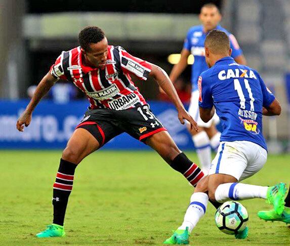 Militão começou a carreira no São Paulo. Ele chegou à base do clube em 2012, com 13 anos. A sua estreia profissional veio em maio de 2017. Ao todo, foram 57 jogos e 4 gols no time principal do Tricolor, mas sem títulos. Ficou lá até julho de 2018, quando acertou com o Porto (POR).