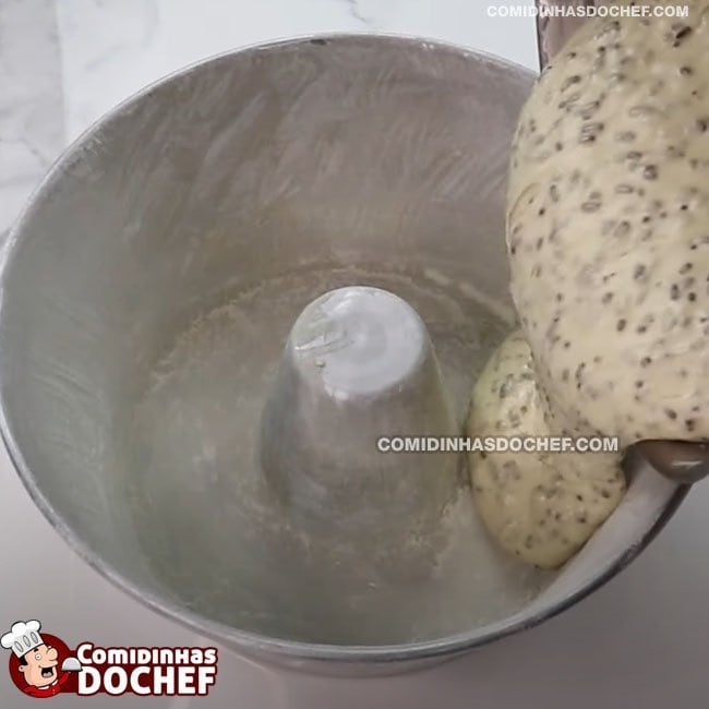 Bolo com Granulado na Massa