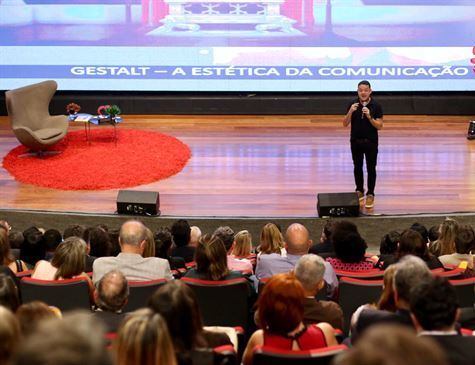 Especialista em neuromarketing e marketing digital, Fernando Kimura falou sobre os conceitos e como as marcas conseguem estabelecer ligações fiéis com clientes