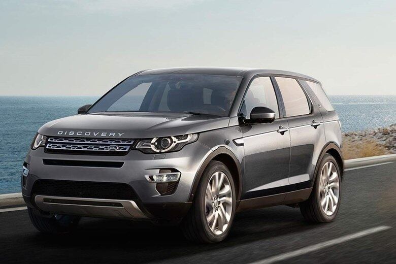 3°) Land Rover Discovery Sport - 3.933 unidades - Abrindo o pódio está o grandalhão que ficou maior ainda depois de sair da 9° posição em 2015, com 1.603 vendas, para quase 4 mil em 2016, terminando o ano sorrindo atoa 