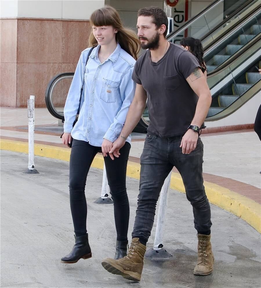 Shia e Mia, geralmente, são discretos em público