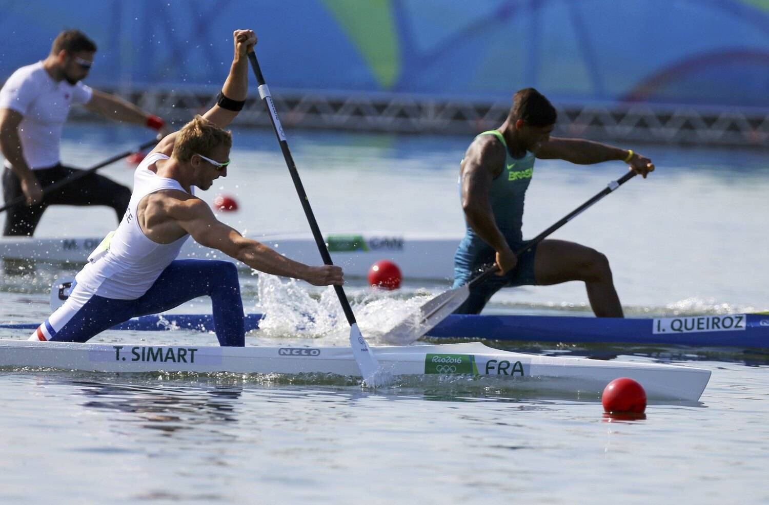 Aos 13 anos, iniciou a carreira na canoagem, onde segue até hoje como a principal referência do esporte no Brasil. Apesar das dificuldades no início da carreira, Isaquiais seguiu focado em busca de seus sonhos. Mesmo após ter ficado fora de grandes competições, como o Pan-Americano de 2011 e os Jogos Olímpicos de 2012, não desistiu