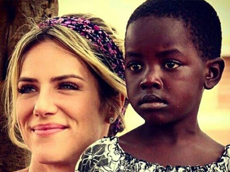 Além de Titi, a página do Instagram também traz fotos de Giovanna Ewbank com sua outra "filha" no Malaui, no continente africano. Segundo o jornal Extra, a atriz financia os estudos de Cecília, uma garota de seis anos