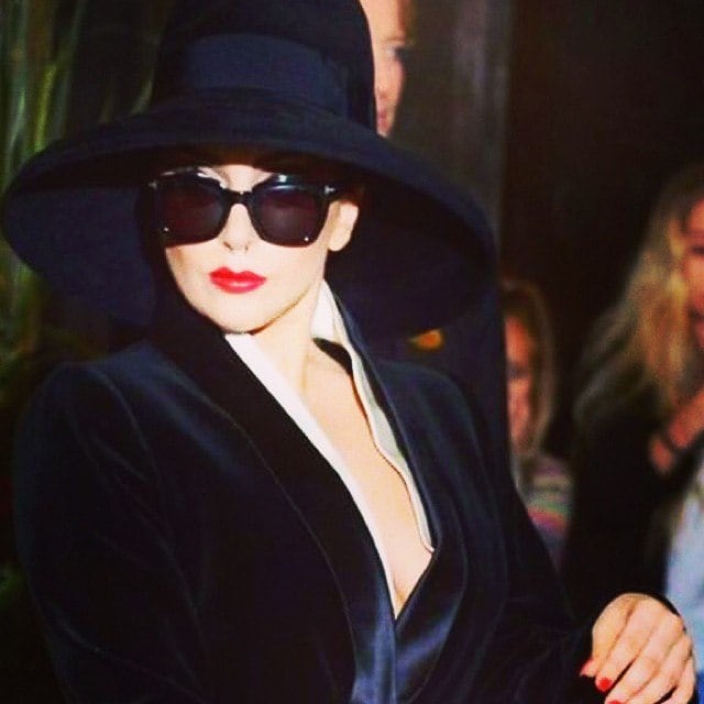 E aí? Qual Lady Gaga você prefere? Aquela mais colorida, com figurinos exóticos e música dançante ou a Lady refinada, com música sofisticada e visual mais clássico?