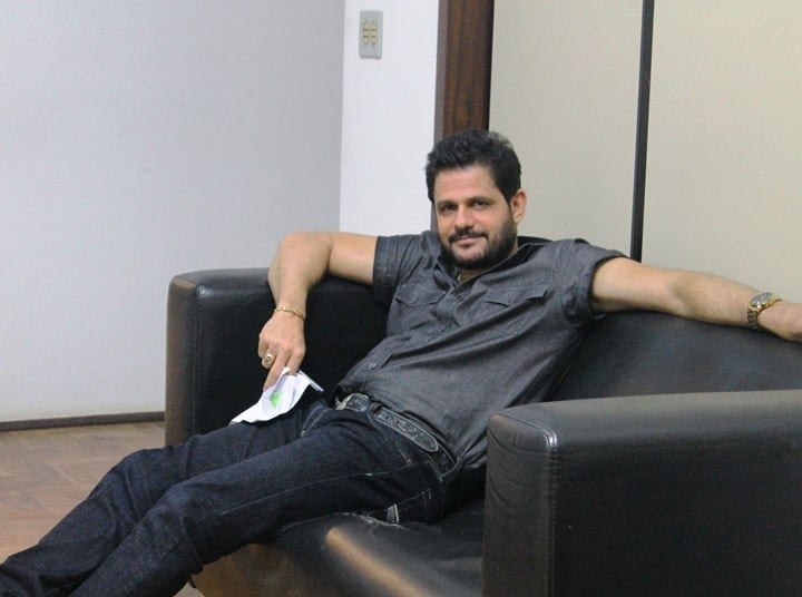 Segundo o ator, Jorge tem todos os motivos para afastar
qualquer possível pretendente. 


─ Ele não é muito legal com as mulheres. Porém, acho que
existe uma atração por caras esdrúxulos e violentos. Algumas sentem fetiche por
este tipo de pessoa

+ Jorge dá chilique ao flagrar Bia e Mossoró conversando. Assista ao vídeo!
+ Cansou do look menininha? Figurinista ensina a ficar bonita e sensual como a vilã Priscila
+ Ricky Tavares dá 5 motivos para Beatriz não ficar com Quim: "Ele não passa de uma aventura"

