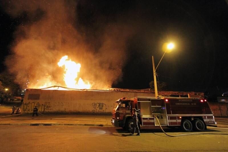 Doze viaturas do Corpo de Bombeiros foram acionadas