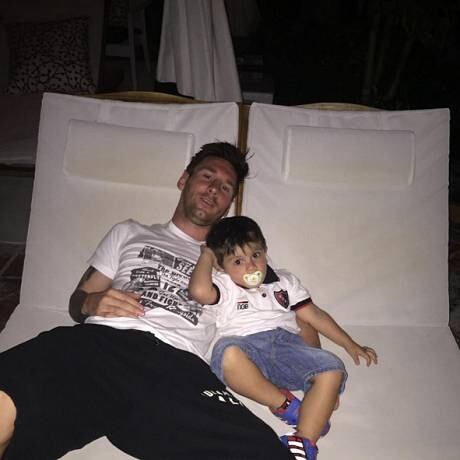 O pai também não deixa o filhão Thiago de fora