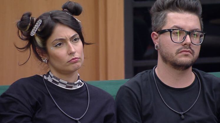 Sob o mandato deles, uma polêmica aconteceu. A DR da semana foi cancelada após Anne descumprir uma regra importante como Casal Power. Ela cochichou com Karol durante a formação da DR e não ficou claro se houve algum comentário indicando o poder escolhido. Por conta disso, o poder da semana foi anulado e a DR cancelada
