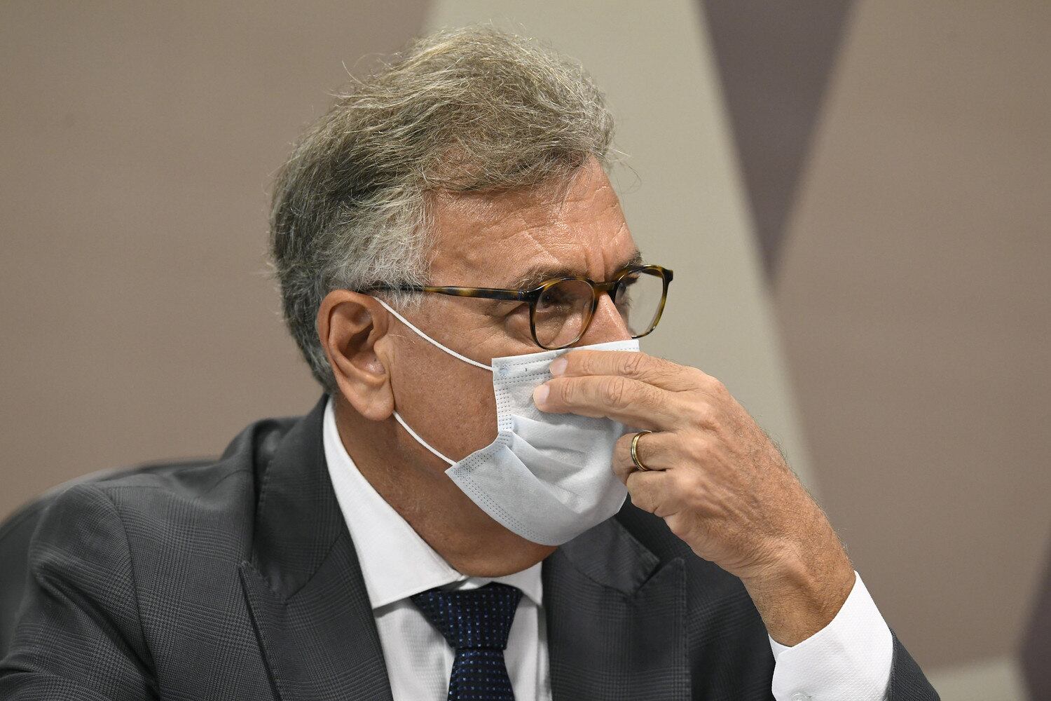 Em pronunciamento, à mesa, presidente da ONG Instituto Força Brasil, tenente-coronel da reserva Helcio Bruno de Almeida.

 

Foto: Jefferson Rudy/Agência Senado