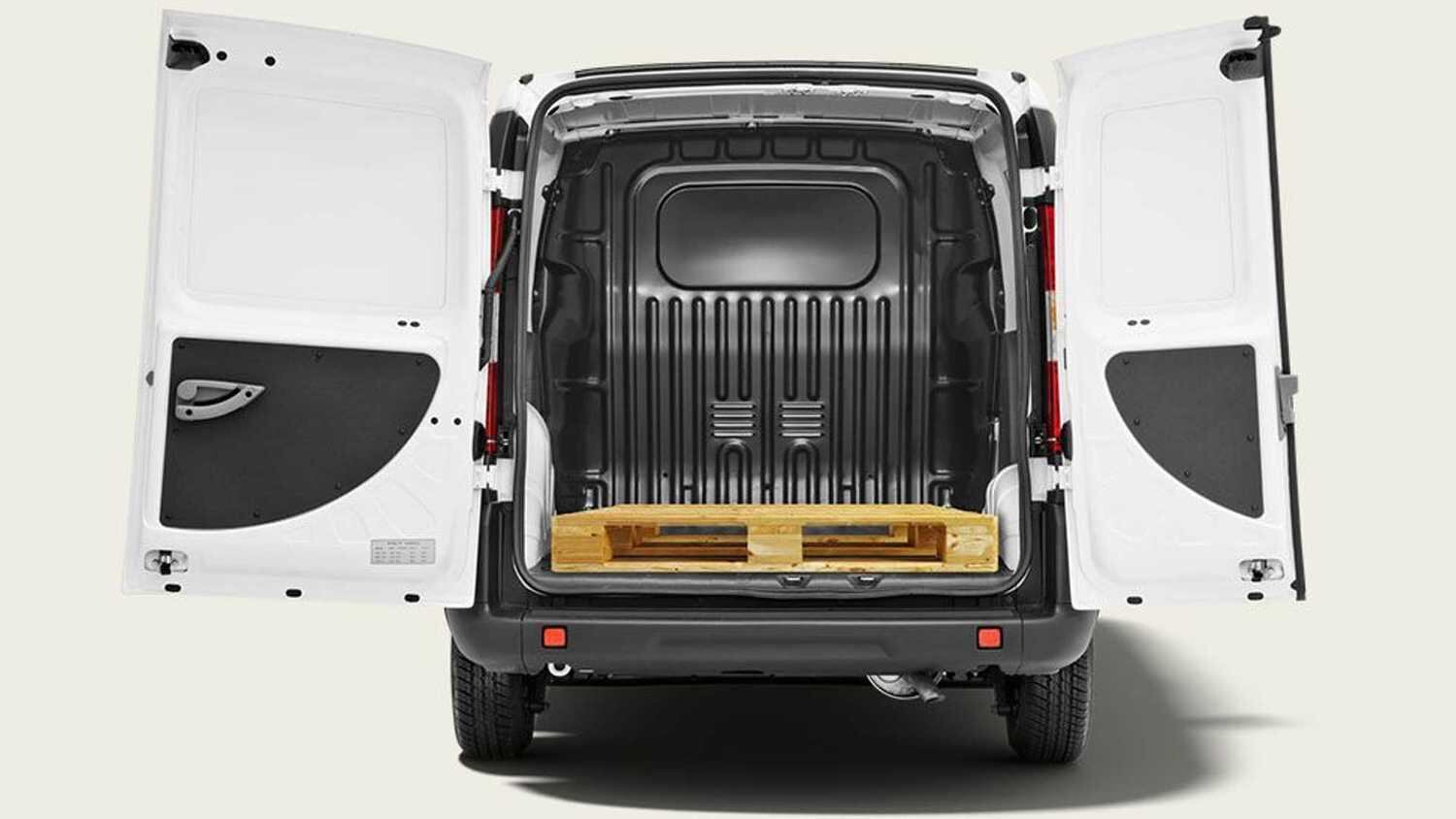 Capacidade de carga do Doblò é de 620kg, o mesmo que a Strada cabine simples