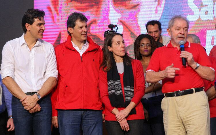 O PT também fez evento, neste domingo, para confirmar o atual prefeito Fernando Haddad como candidato à reeleição. O ex-presidente Lula esteve presente dando apoio a Haddad (Foto: Agência Estado)