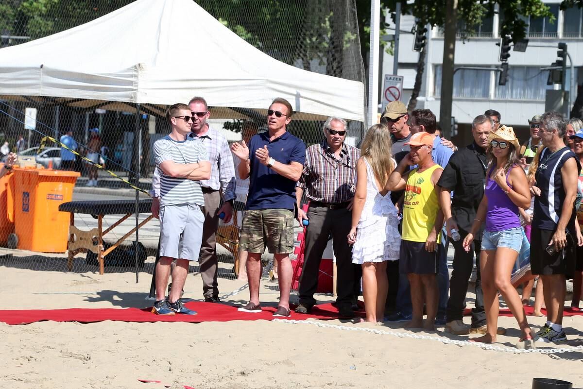 Neste domingo (3), o ator esteve na praia de Copacabana para assistir a uma partida de frescobol
