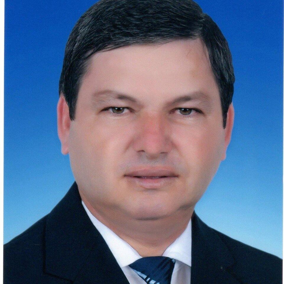 O prefeito de Nova Olinda, cidade a 520 km de Fortaleza (CE), foi encontrado morto em um matagal da rodovia CE-292,
próximo a Crato, nesta quarta-feira (27). Ronaldo Sampaio estaria sendo investigado por causa da contratação de uma funcionária fantasma durante seu
mandato