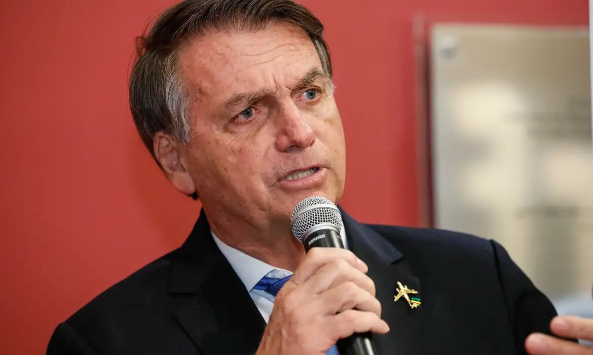 O ex-presidente Jair Bolsonaro é apontado em relatório da PF como principal destinatário de ações da Abin