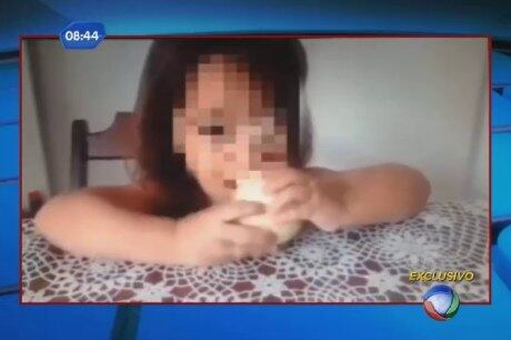 Padrasto obrigou menina a comer cebola como se fosse maçã
