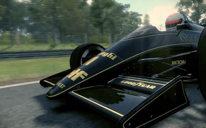 O dirigente disse ter bom relacionamento com o
finlandês, afirmou que o piloto costuma ser "mal compreendido" e avisou
que sentirá falta da parceria com Raikkonen em 2014