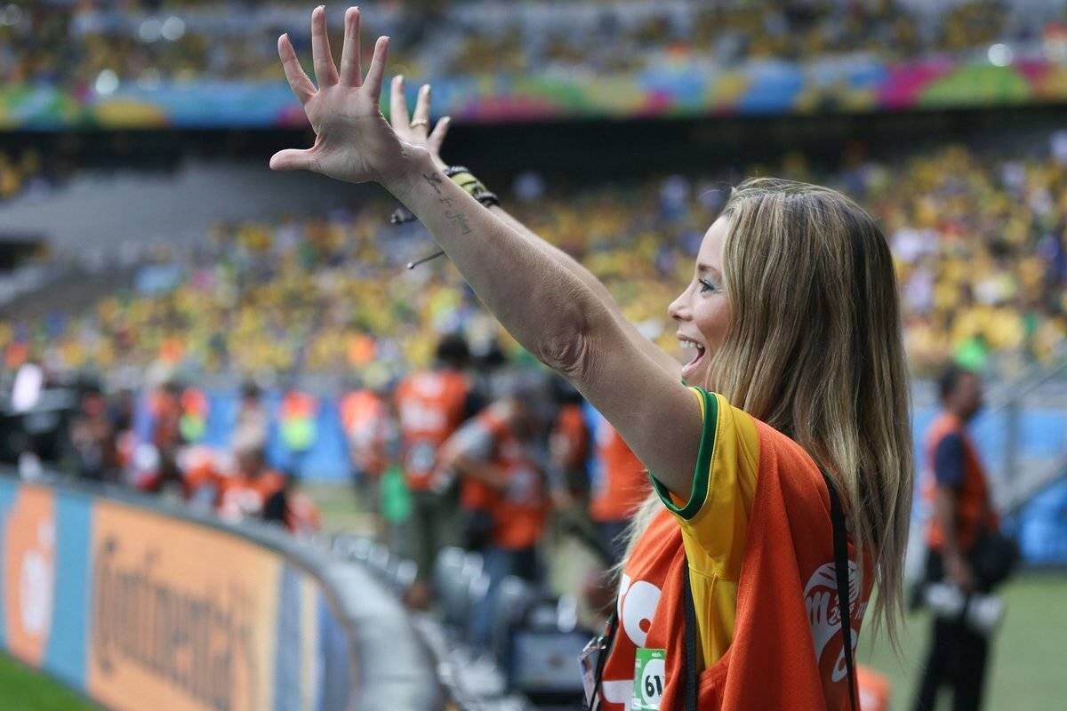 Danielle Winits não deu sorte ao Brasil 