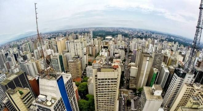 Antenas estão enquadradas no Código de Obras, o que dificulta a instalação