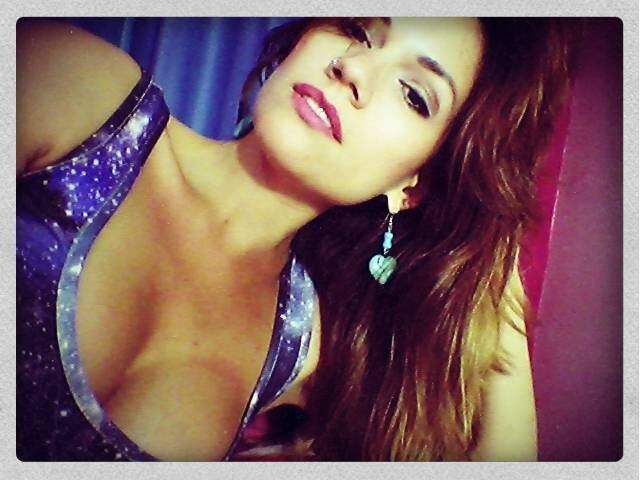 R7 — Edu sempre foi uma pessoa imprevisível e com várias facetas artísticas. É possível prever o que ele vai causar lá dentro?
Solange De-Ré — Jamais será possível prever o Edu!
Após anúncio de atividade, Edu K e Mara Maravilha discutem na sede