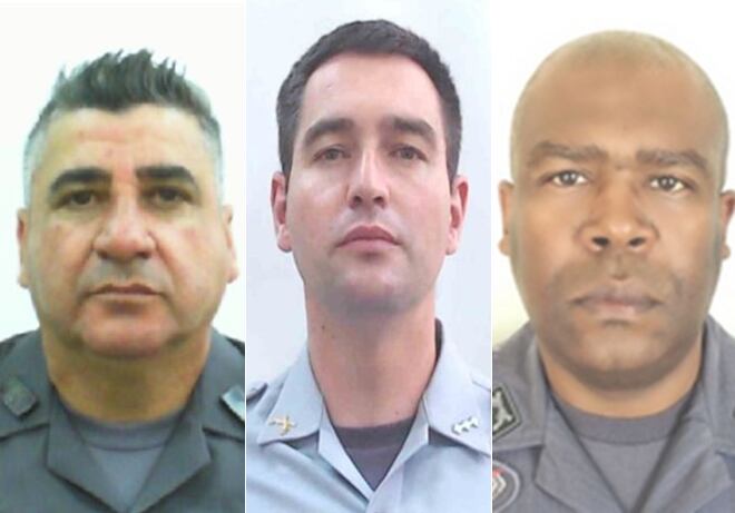 Montagem com três homens, sendo dois com farda da polícia militar de são paulo
