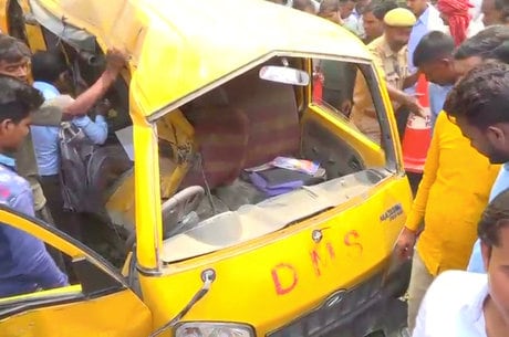 Ao menos 11 crianças morrem em acidente