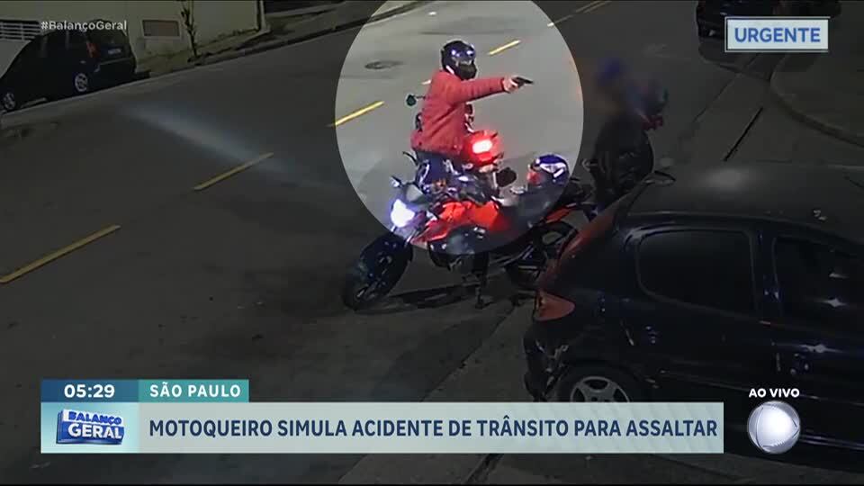 Motociclista simula acidente de trânsito para assaltar família