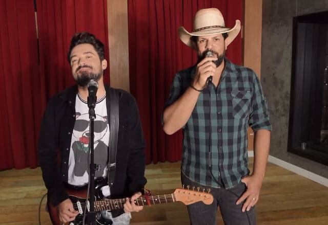 Fernando e Socoraba trouxeram o melhor do sertanejo para animar a noite da galera ao som de Bom Rapaz, Gaveta e Aquele Ex