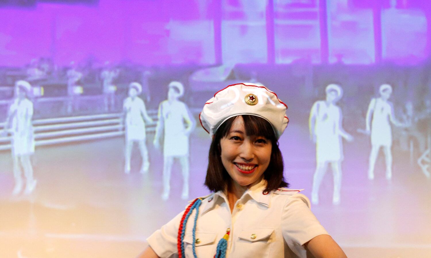 A líder do grupo ainda diz que ouve as Moranbong pela mesma razão que outras garotas japonesas ouvem Taylor Swift: "Mesmo quando eu estou em um dia triste, basta colocar as músicas e eu já sinto vontade de 'aniquilar meus inimigos'"